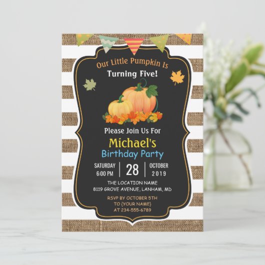 Invitation Rustic Burlap Citrouille Fall Fête d'anniversaire  (Debout devant)