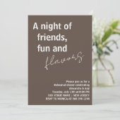Invitation Rustic Chic nuit de plaisir amis Rehearsal Dîner (Debout devant)