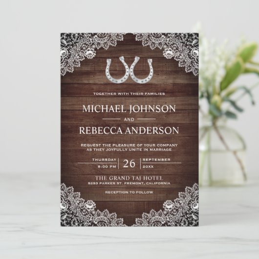 Invitation Rustic Country Grange Wood Horseshoe Lace Mariage (Debout devant)