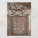 Invitation Rustic Country Horseshoe et Burlap Lace Mariage<br><div class="desc">L'invitation de mariage campagnard rustique comprend deux fer à cheval et : dentelle d'ivoire,  ancien arrière - plan en bois de grange,  tissu burlap. Un mariage parfait pour les mariages de ferme,  de grange et de village avec style occidental / campagnard et l'ancien fer à cheval accents centre-pièce.</div>