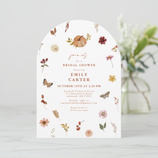 Invitation Rustic Fall Pumpkin Bridal Shower Arch (Debout devant)