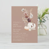 Invitation Rustic Fall Taupe Floral Citrouille fête d'anniver (Debout devant)