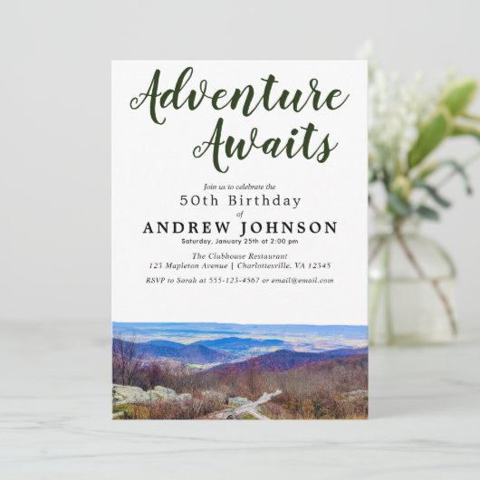 Invitation Rustic Mountain Adventure attend la fête d'anniver (Debout devant)