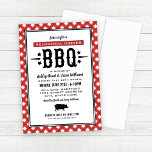 Invitation Rustic Red En vichy Mariage Dîner de répétition BB<br><div class="desc">L'invitation à dîner à thème pour mariage à thème d'été BBQ / barbecue décontracté comprend un motif de porc,  un texte élégant noir personnalisé dans les polices occidentales et modernes,  des accents d'étoile,  et un design de bordure en nappe rouge en vichy plaid.</div>