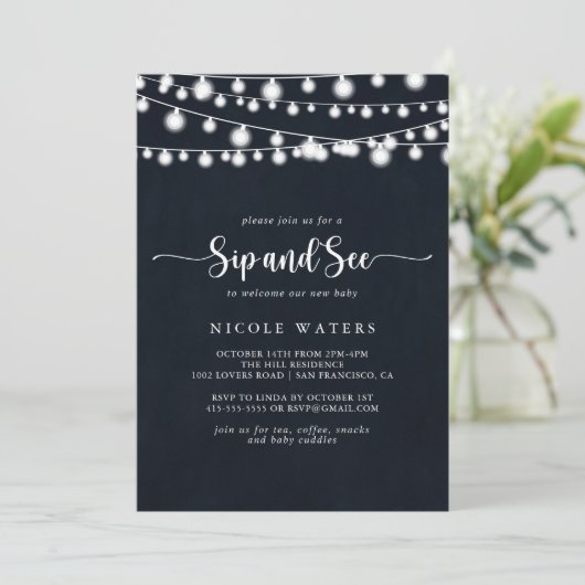 Invitation Rustic String Lights Calligraphy Signez et consult (Debout devant)