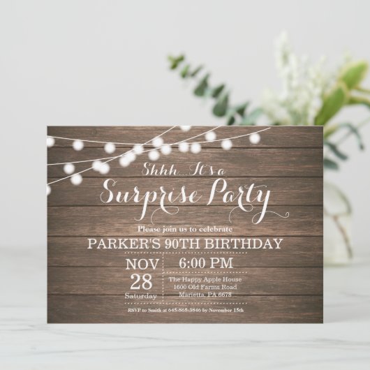 Invitation Rustic Surprise 90e anniversaire Bois (Debout devant)