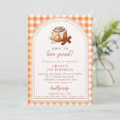 Invitation Rustic Two Sweet Cinnamon Roll 2e fête d'anniversa (Debout devant)