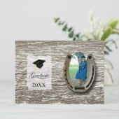 Invitation Rustic Western College Graduation Announcement  (Debout devant)
