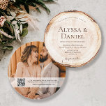 Invitation Rustic Wood Mariage QR code site web Photo personn<br><div class="desc">Partagez votre journée spéciale avec cette carte de faire-part de mariage ronde en tranches de bois rustique. Conçu dans un style circulaire unique, ce modèle personnalisable présente un look boisé naturel, parfait pour les mariages rustiques, boisés, ruraux ou boho. Personnalisez avec votre photo fiançailles préférée, les noms, la date du...</div>