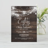 Invitation Rustic Wood String Lights 80e fête d'anniversaire (Debout devant)