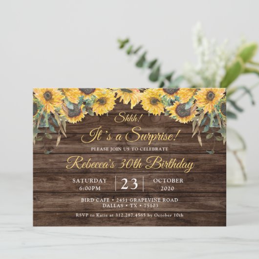Invitation Rustic Wood Sunflower Surprise fête d'anniversaire (Debout devant)