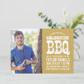 Invitation Rustique BBQ Graduation Party (Debout devant)