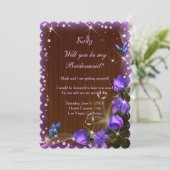 Invitation Rustique Bois foncé Violet Floral Bridesmaid (Debout devant)