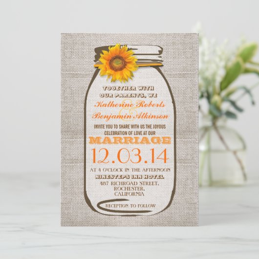 Invitation Rustique Burlap Mason Jar Sunflower Mariage invite (Debout devant)