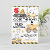 Invitation Rustique Fermer La Construction Routière Anniversa (Debout devant)