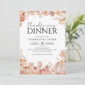 Invitation Rustique Floral Citrouille Thanksgiving Dîner (Debout devant)