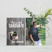 Invitation Rustique Graduation Barnwood Photo (Debout devant)