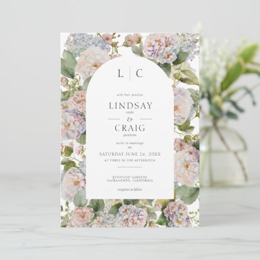 Invitation Rustique Pastel Hydrangea Floral Monogramme Blanc (Debout devant)