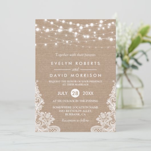 Invitation Rustique Pays Burlap String Lights Mariage dentell (Debout devant)