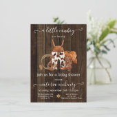 Invitation Rustique Petit Cowboy Baby shower Ouest en bois (Debout devant)