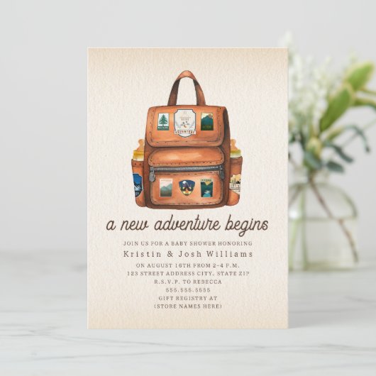 Invitation Sac à dos aventure + Bouteilles Baby shower bois (Debout devant)