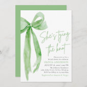 Invitation Sage Green Bow She's Tying the Knot Fête des marié (Devant / Derrière)