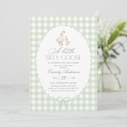 Invitation Sage Green En vichy Silly Goose Baby shower (Debout devant)