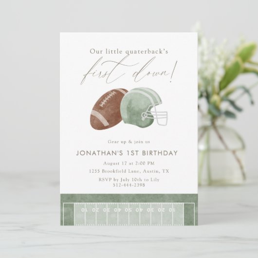 Invitation Sage Green First Down Football First Birthday (Debout devant)