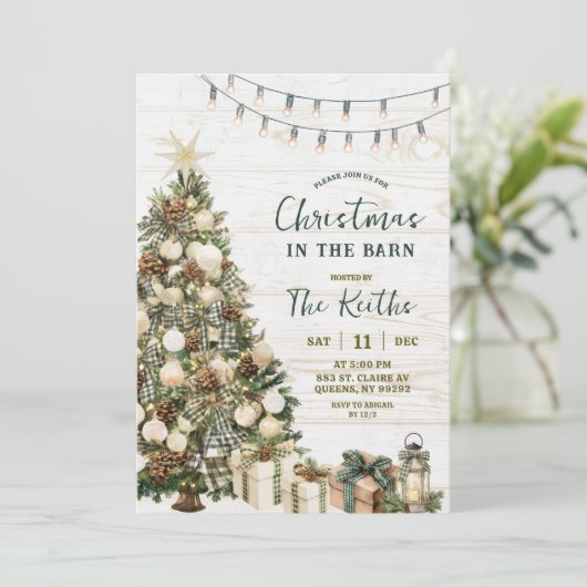 Invitation Sage Green Rustic Christmas Barnyard Party (Debout devant)