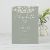 Invitation Sage Green String Lights Élégant Mariage de script (Debout devant)