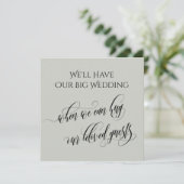 Invitation Sage Léger Quand On Peut Vous Accrocher Mariage Re (Debout devant)