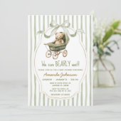 Invitation Sage Stroller Nous Pouvons Bearly Wait Baby shower (Debout devant)