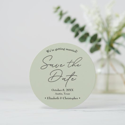 Invitation Sage vert minimum mariage Enregistrer la date (Debout devant)