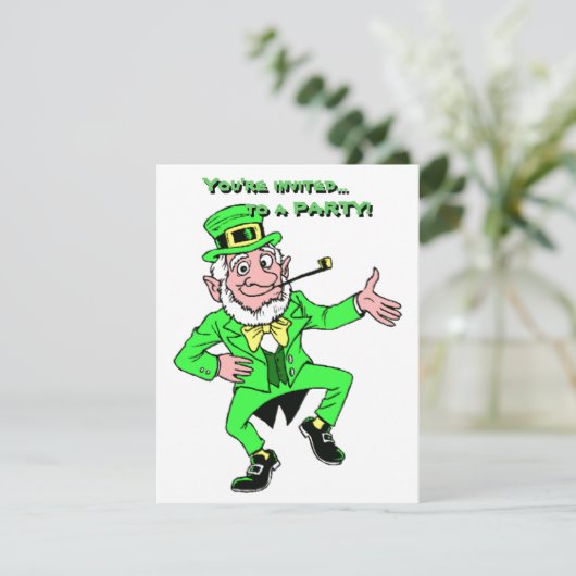 Invitation Saint Patrick's Day Dancing Leprechaun Shamrocks (Debout devant)