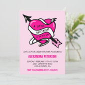 Invitation Saint-Valentin baby shower Flèche à coeur rose (Debout devant)