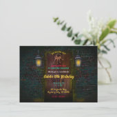 Invitation Salle d'évasion de la porte mystère Fête d'anniver (Debout devant)