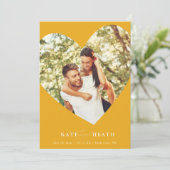 Invitation SAVE THE DATE photo moderne élégant coeur jaune (Debout devant)
