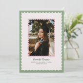 Invitation Scalloped Frame Graduation Photo Announcement (Debout devant)