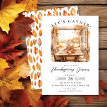 Invitation Scène Automne Dîner Thanksgiving<br><div class="desc">Cette invitation de Thanksgiving comporte une table avec une scène d'automne en plein air avec les mots "rassemblons-nous". L'invitation est simple et élégante,  avec un arrière - plan blanc et un texte noir.</div>