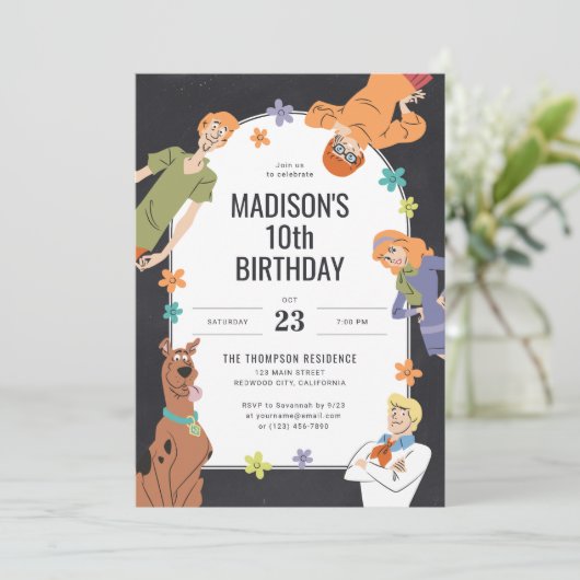 Invitation Scooby-Doo caractères Super tableau noir Anniversa (Debout devant)