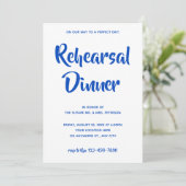 Invitation Script Décontracté bleu | Dîner de répétition Invi (Debout devant)