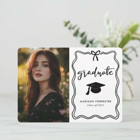 Invitation Script Décontracté de la corbeille moderne (Debout devant)