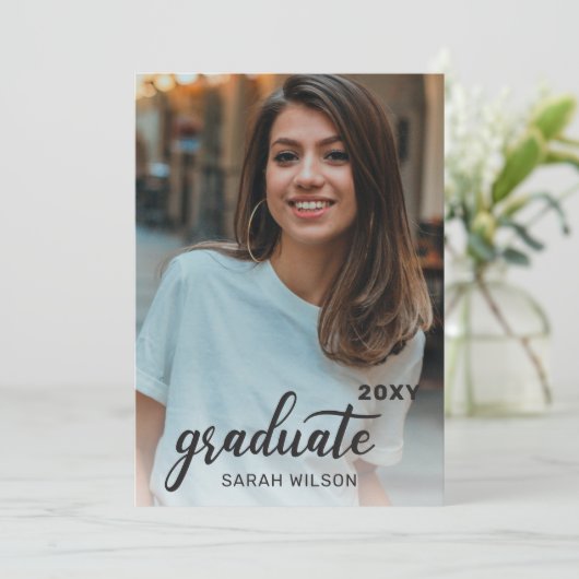 Invitation Script Diplômé Deux Lecteur De Photo Par Faire-par (Debout devant)