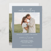 Invitation Script élégant bleu Dusty avec Mariage photo (Devant / Derrière)
