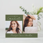 Invitation Script manuscrit moderne Vert 2 Photo Graduation (Debout devant)