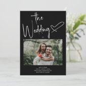 Invitation Script minimal Signature Coeur photo Mariage noir (Debout devant)