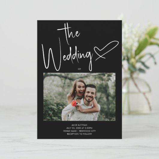 Invitation Script minimal Signature Coeur photo Mariage noir (Debout devant)
