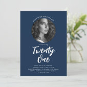 Invitation Script minimaliste Photo 21e anniversaire Marine B (Debout devant)