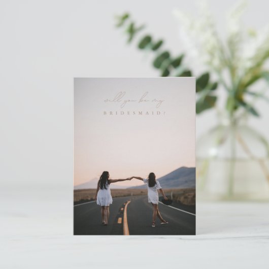Invitation Script Modern Elegant Bridesmaid Proposition Card (Debout devant)