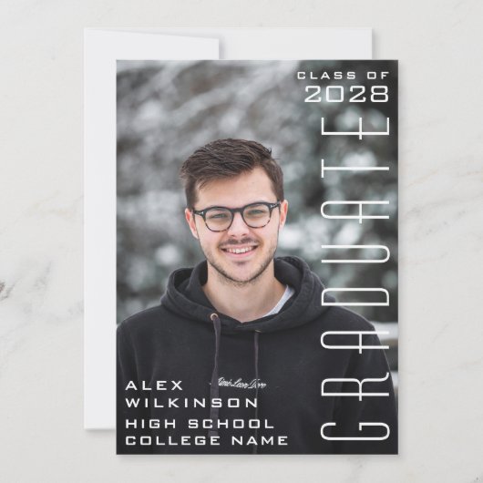 Invitation Script moderne Chic Guy Photo Graduation tendance (Devant)